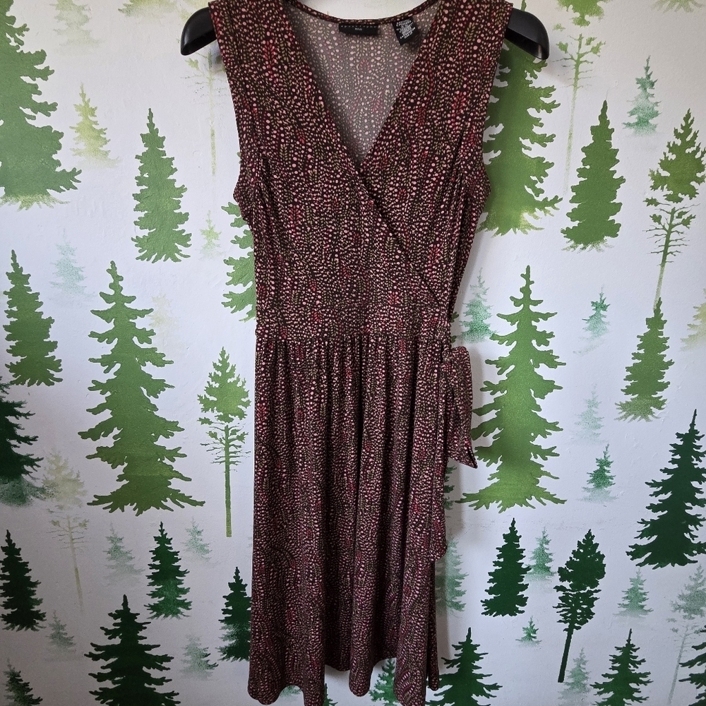 Apostrophe Sleeveless Dress in Black and Pink